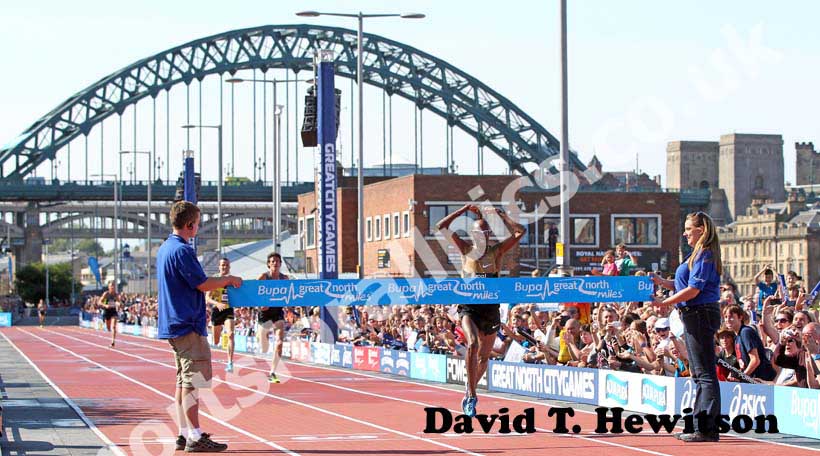 Mo Farah wins the 2 miles at the 2012 BUPA Great North CityGames.
